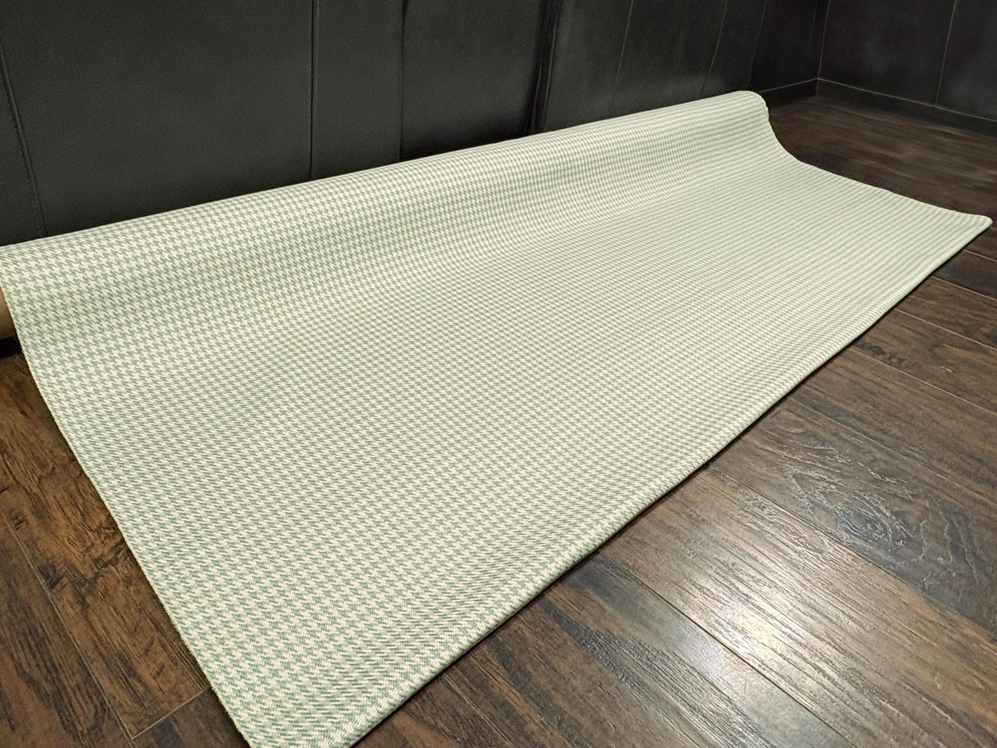 Roth & Tompkins Houndstooth in Coriander. Shop now @
American Fabric Prints.